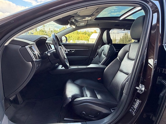 Volvo V90 Cross Country 9 of 25
