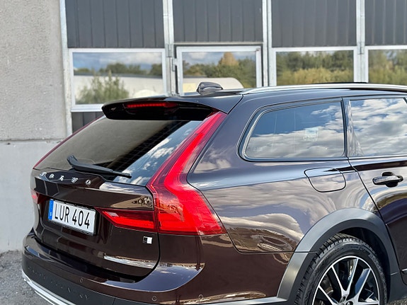 Volvo V90 Cross Country 7 of 25