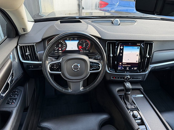 Volvo V90 Cross Country 11 of 25