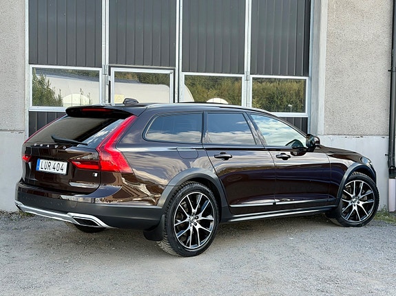 Volvo V90 Cross Country 6 of 25