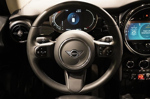 MINI Cooper 10 of 13