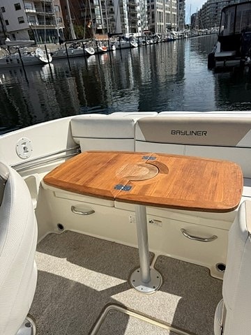 Bayliner 642 - 220 hk 2 of 5