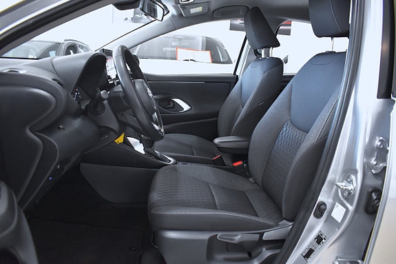 Toyota Yaris 7 of 19