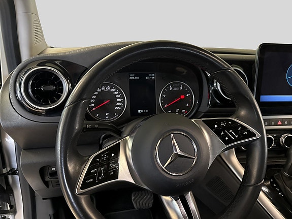 Mercedes-Benz T180 d 4 of 12