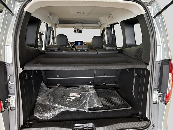 Mercedes-Benz T180 d 10 of 12