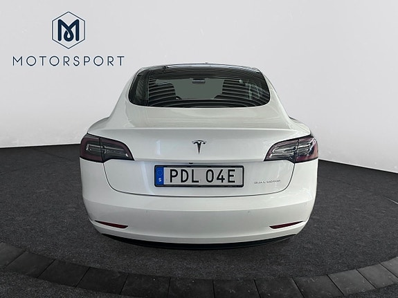 Tesla Model 3 5 of 18