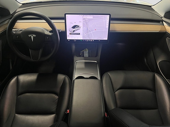 Tesla Model 3 10 of 18