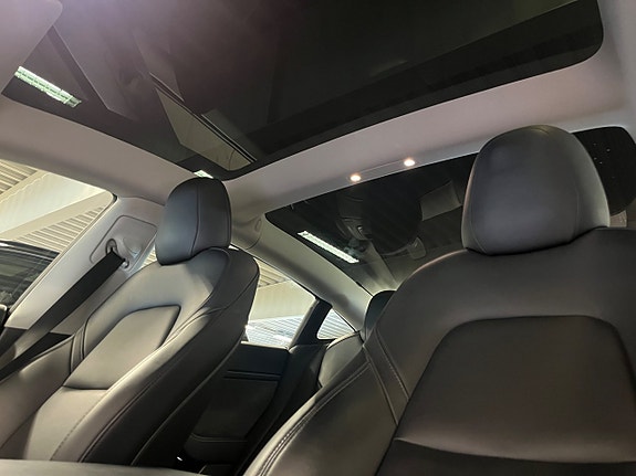 Tesla Model 3 15 of 18