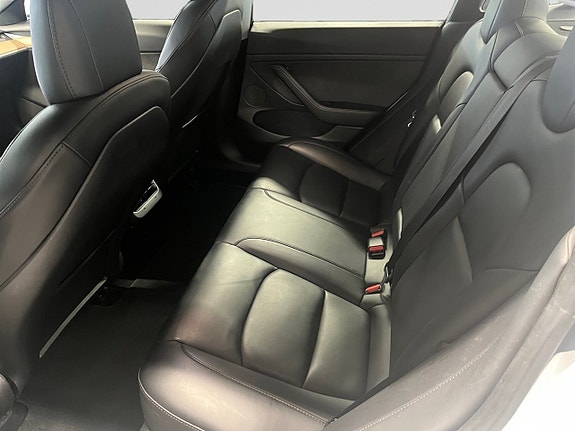 Tesla Model 3 13 of 18