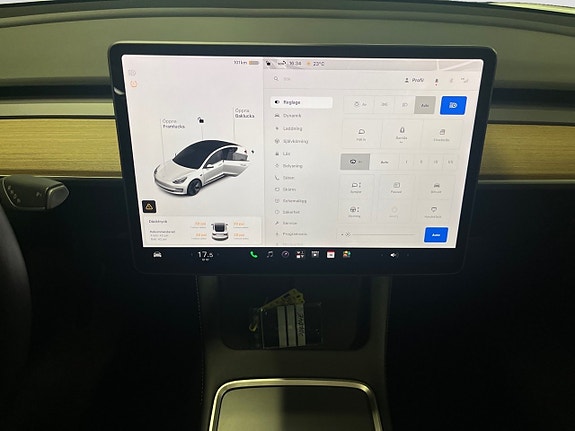 Tesla Model 3 11 of 18