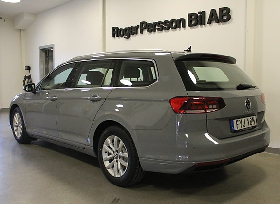 Volkswagen Passat 3 of 9