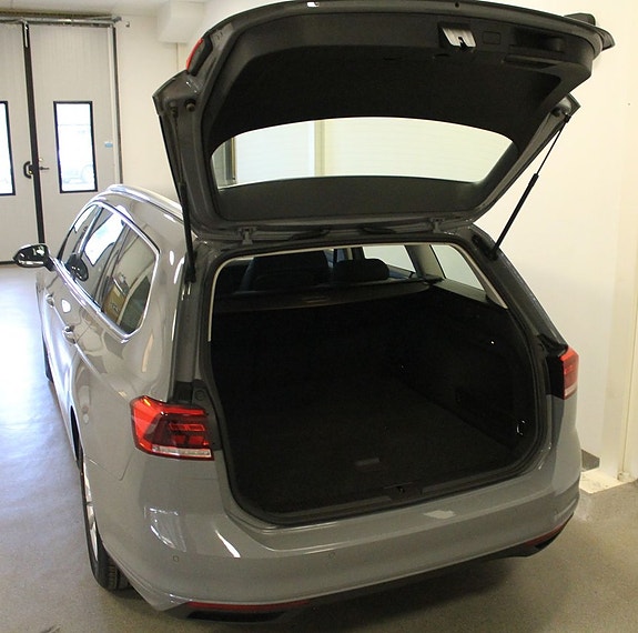 Volkswagen Passat 6 of 9