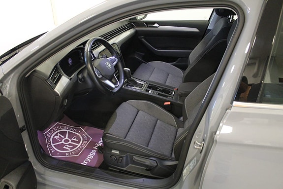 Volkswagen Passat 7 of 9