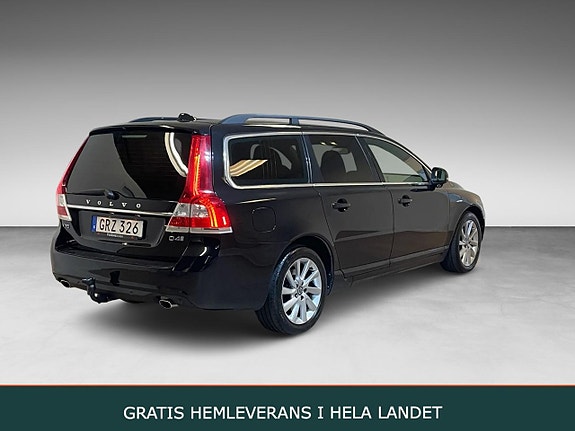 Volvo V70 2 of 26