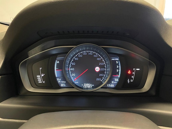 Volvo V70 11 of 26