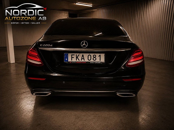 Mercedes-Benz E220 d 4 of 5