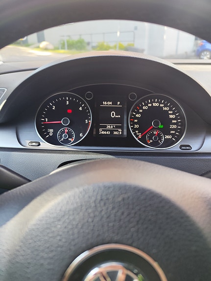 Volkswagen Passat 7 of 10