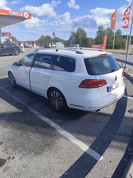 Volkswagen Passat 3 of 10