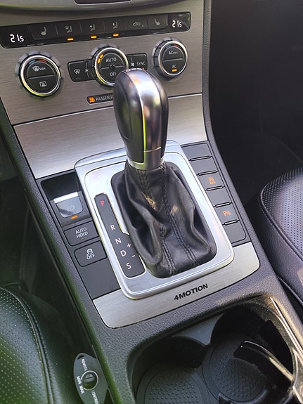 Volkswagen Passat 6 of 10