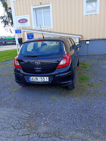 Opel Corsa 2 of 5