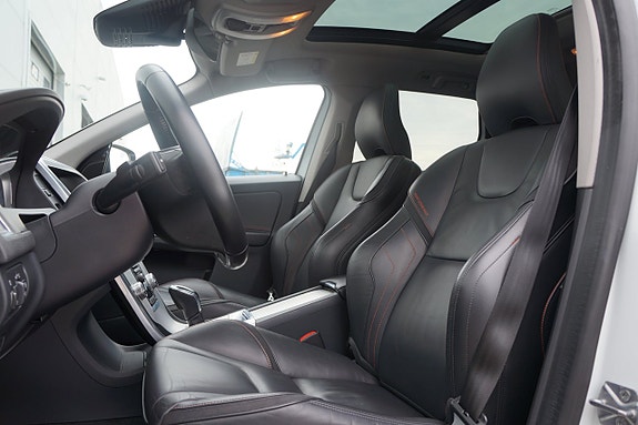 Volvo XC60 10 of 30