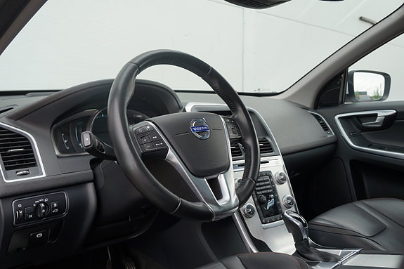 Volvo XC60 12 of 30