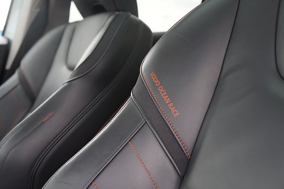 Volvo XC60 11 of 30