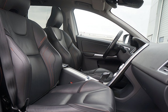 Volvo XC60 15 of 30