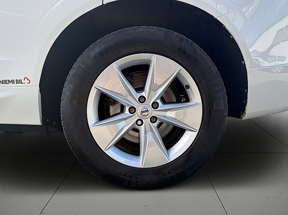 Volvo XC60 14 of 18