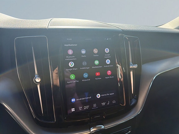 Volvo XC60 15 of 18