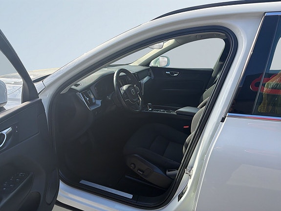 Volvo XC60 7 of 18