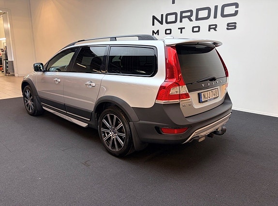 Volvo XC70 3 of 12