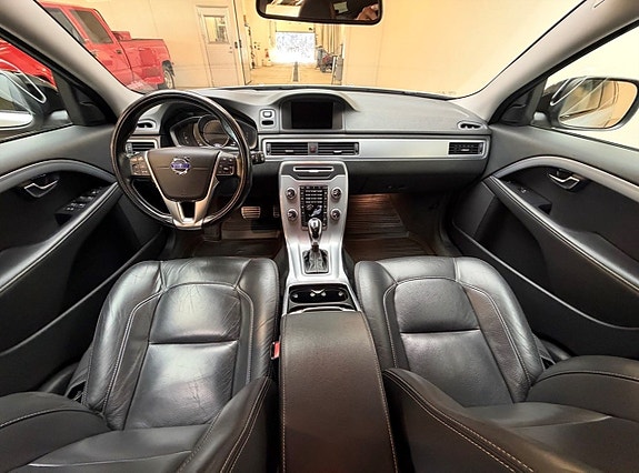 Volvo XC70 9 of 12