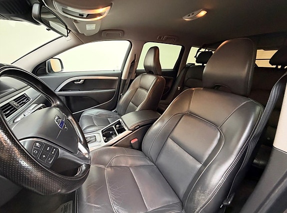 Volvo XC70 7 of 12