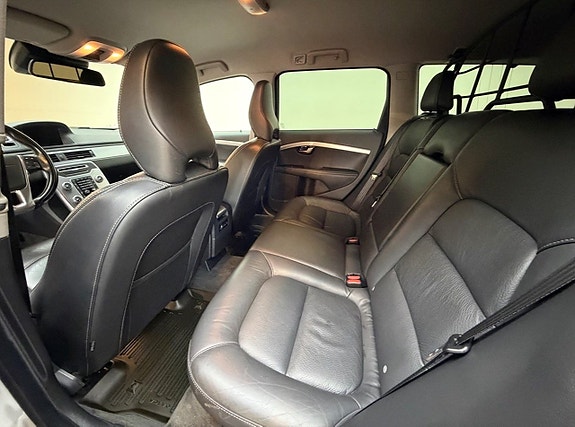 Volvo XC70 8 of 12