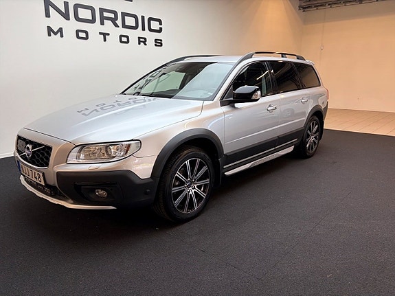 Volvo XC70 2 of 12