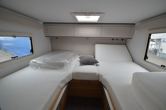 Adria Coral 670 SL (AC,solcell, auto) 13 of 16