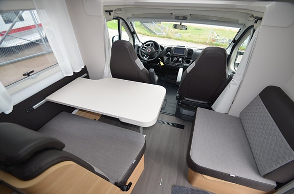 Adria Coral 670 SL (AC,solcell, auto) 14 of 16