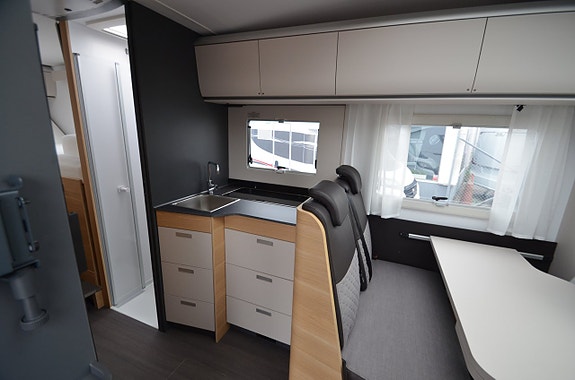 Adria Coral 670 SL (AC,solcell, auto) 7 of 16