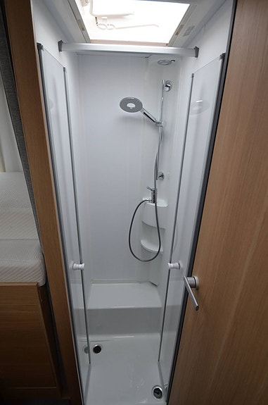 Adria Coral 670 SL (AC,solcell, auto) 11 of 16