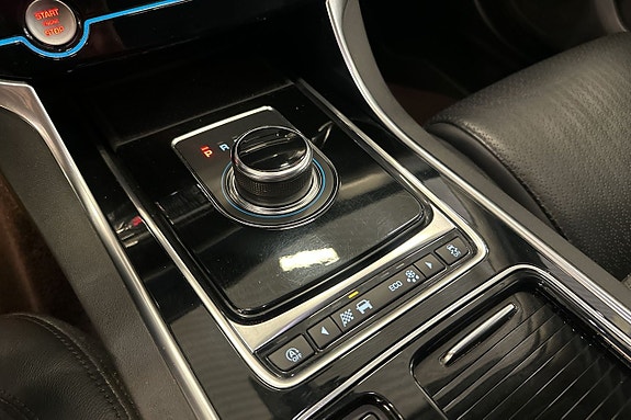 Jaguar XF 19 of 20