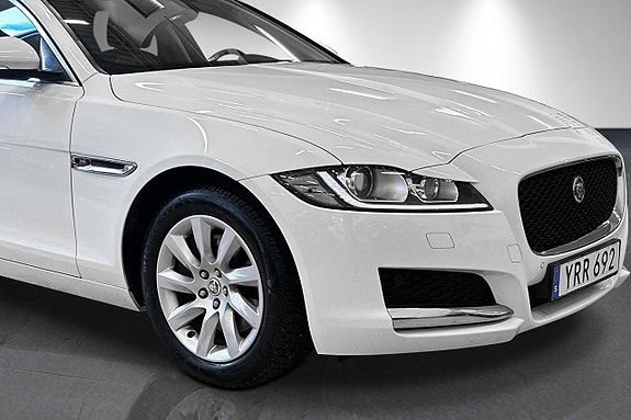 Jaguar XF 11 of 20