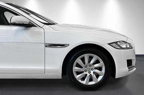 Jaguar XF 4 of 20