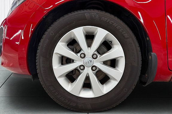 Kia Rio 9 of 21
