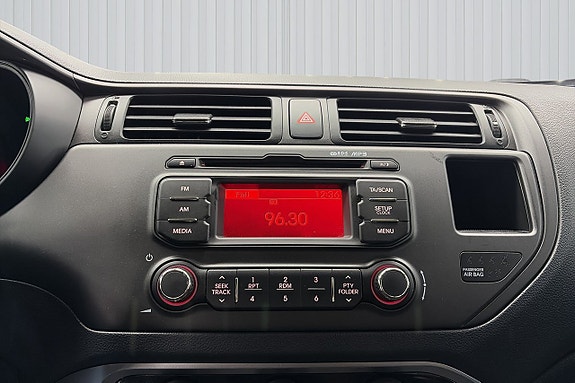 Kia Rio 12 of 21