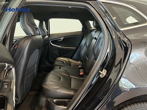 Volvo V40 Cross Country 9 of 22