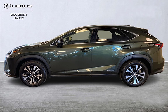 Lexus NX300h 2 of 20