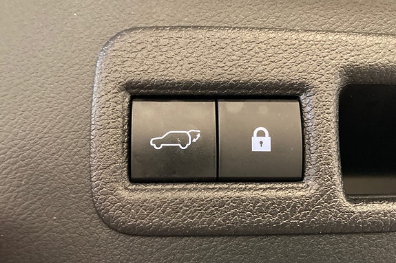 Lexus NX300h 19 of 20