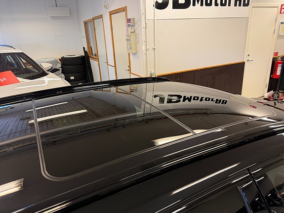 BMW 330i 6 of 15