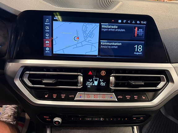 BMW 330i 14 of 15